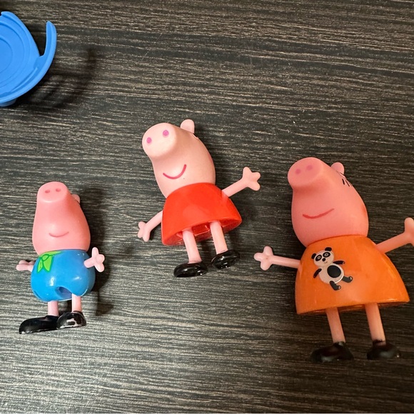 Peppa Pig All Around Town Playset Track Parts with School and Car Lot - Picture 8 of 12